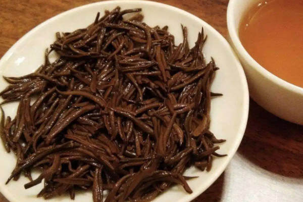 细细的红茶是什么品种_细长条的红茶是什么茶？