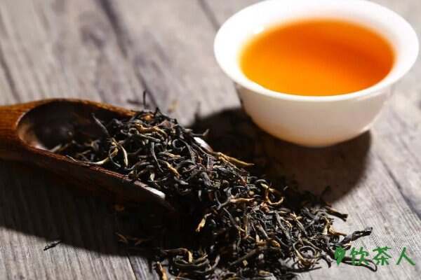 红茶适合什么季节喝_喝红茶有什么好处？