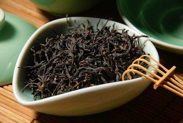 你知道香气高扬的茶叶是如何练成的？