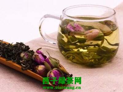 【茶功效】玫瑰绿茶的功效与作用 喝玫瑰绿茶的好处