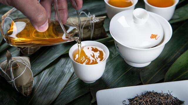 泡红茶用多少度水温最好？