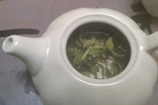 经常喝绿茶却得了癌症_绿茶根本不抗癌？