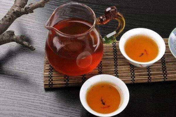 女生喝红茶还是绿茶好_女生适合喝红茶还是绿茶