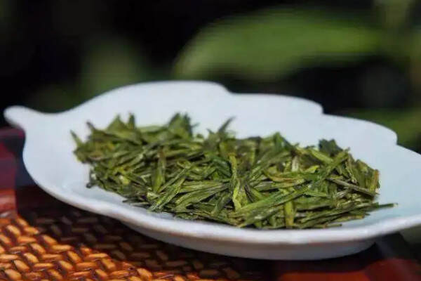 龙井为什么被称为中国绿茶皇后_龙井在绿茶中的地位