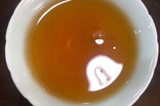 常喝红茶好还是绿茶好_红茶和绿茶哪个好？