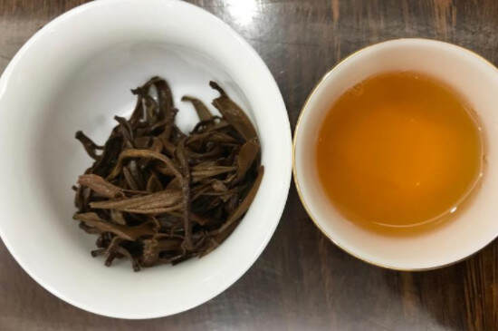 红茶染色用冷水鉴别_冷水怎么鉴别红茶是否染色？