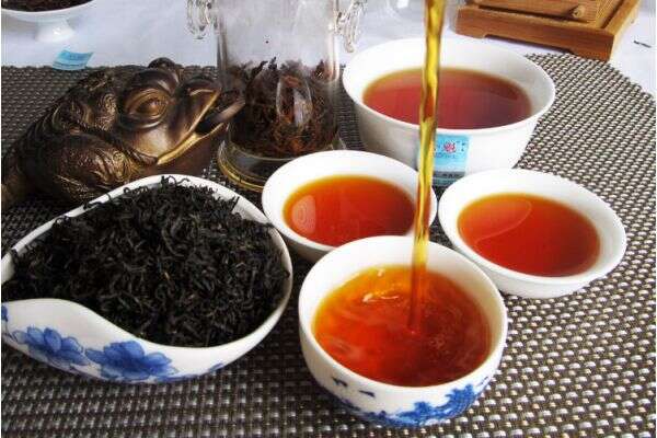 晚上懂喝祁门红茶，注意喝法可安神哦！