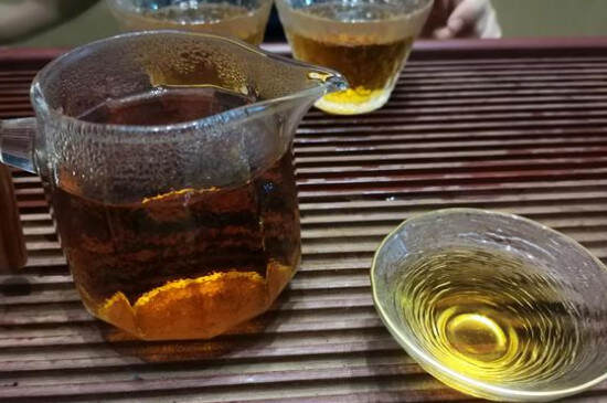15年的普洱茶值多少钱_普洱茶收藏15年价值