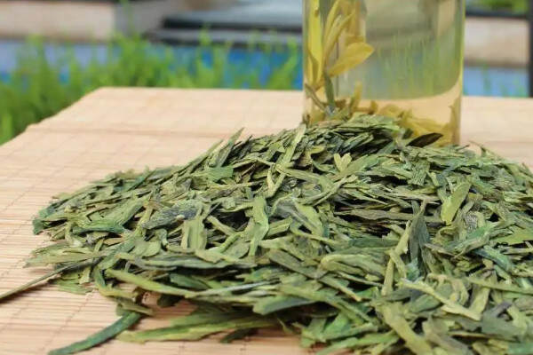 龙井为什么被称为中国绿茶皇后_龙井在绿茶中的地位
