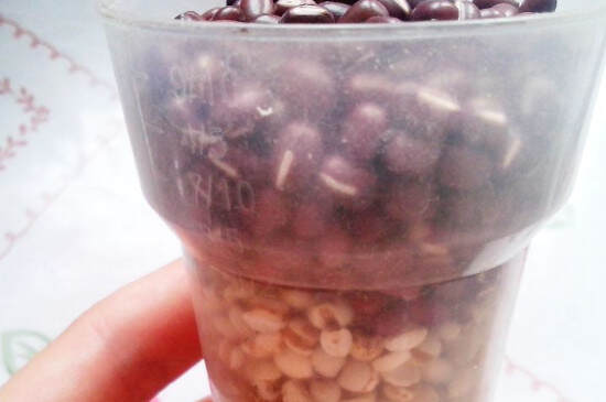 红豆薏米水排湿的表现_喝红豆薏米茶祛湿原理