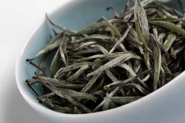白茶是绿茶吗_白茶属于什么茶类