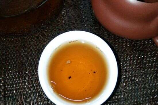 黑茶排湿毒的身体表现_喝黑茶排毒反应症状