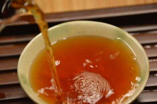 老茶浸蜜有什么功效_茶叶浸蜂蜜治咳嗽
