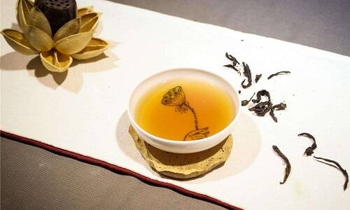 饮茶文化：茶汤晶莹照见生活的精彩