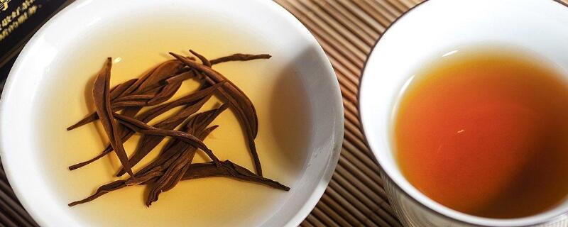 乌龙茶茶叶是什么色