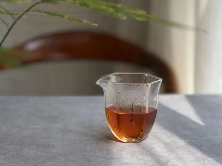 为什么有的岩茶冲泡之后，叶底闻着有油味？岩茶的油味从何而来？