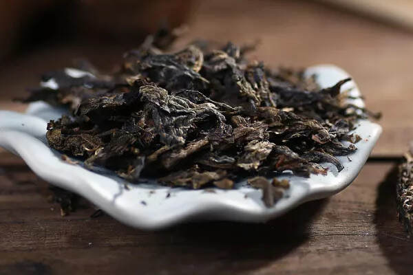 普洱茶的保质期一般是多久，普洱茶的存放与收藏