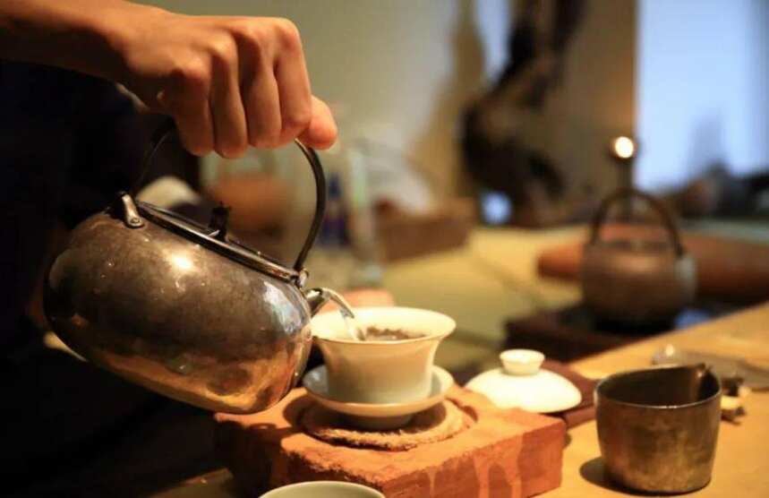 茶语丨人生如茶，淡然自若，与世无争