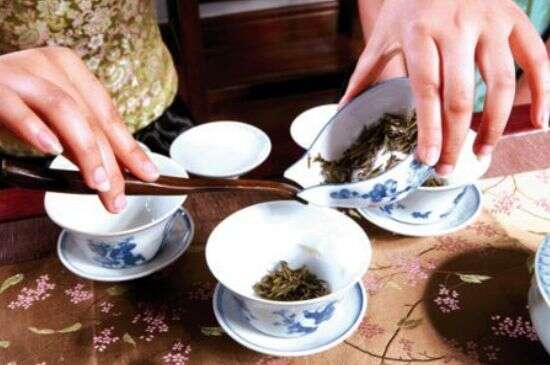 女生做茶艺师有危险吗，女孩子千万不要做茶艺师？