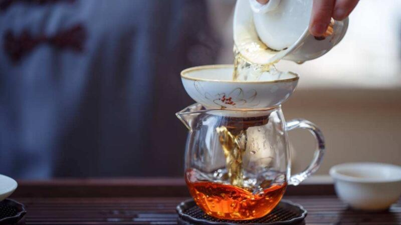 红茶用多少度的水泡好 红茶水温多少度合适
