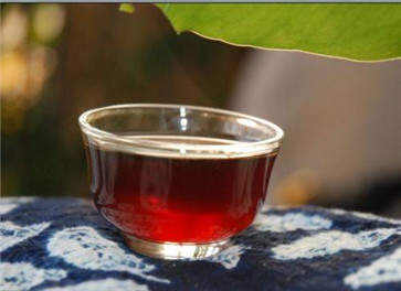 保护肝脏喝什么茶最好 喝茶保护你的小心肝