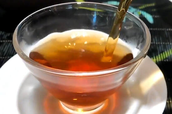 普洱茶饼生茶和熟茶的区别