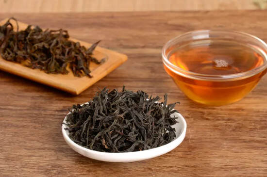 正山小种属于岩茶吗