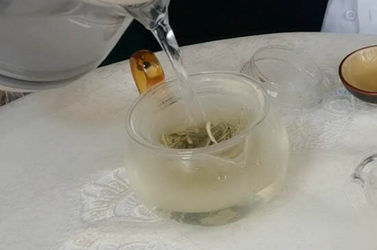 新鲜金银花茶的制作方法