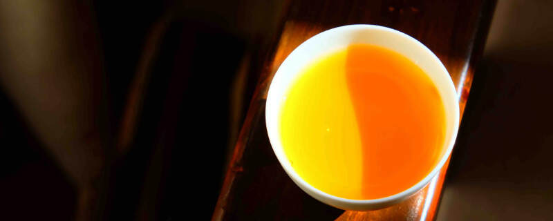 红茶用多少温度烘培？