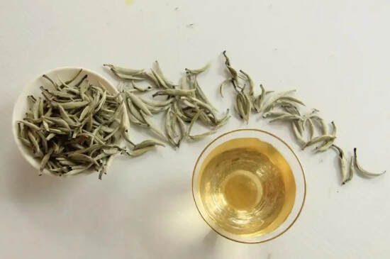 白茶属于岩茶吗