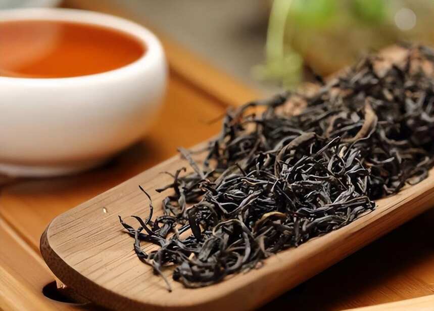 为什么懂茶的人冬天都喜欢喝红茶？红茶有哪些品种？