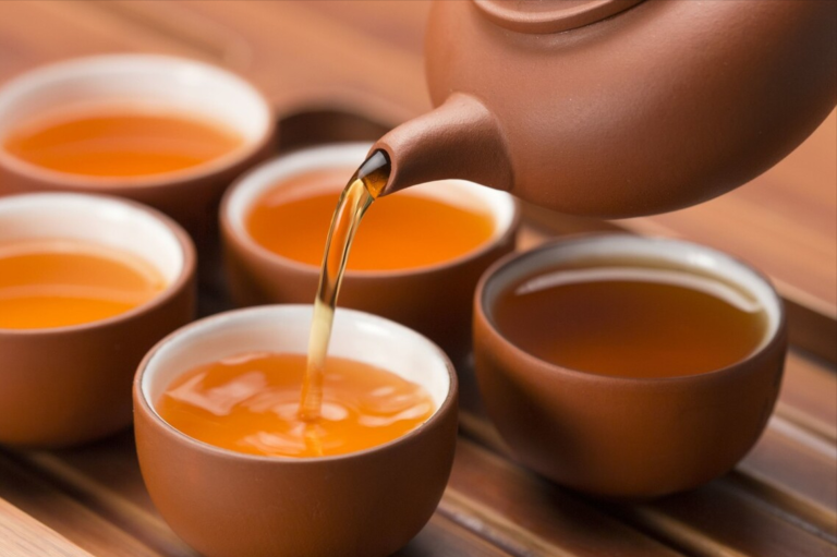 炎炎夏日喝什么茶好，夏天喝绿茶还是红茶好？