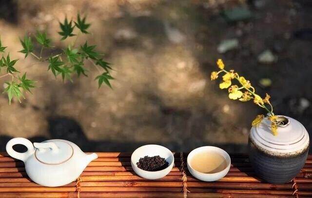 红茶什么时间喝比较好？红茶的最佳品饮时间与季节