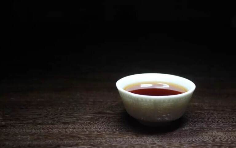 放了10年的乌龙茶还能喝吗？乌龙茶保质期一般多久
