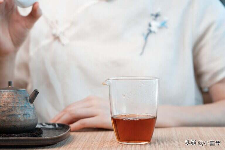 红茶熟普洱茶养胃还是伤胃（普洱熟茶和红茶的功效与作用）