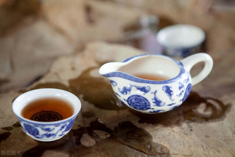 黑茶的工艺特点与茶叶分类（黑茶的功效与作用）