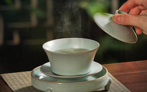 古代人喝茶为什么要用盖子轻轻的拨（拨盖动作的说法）