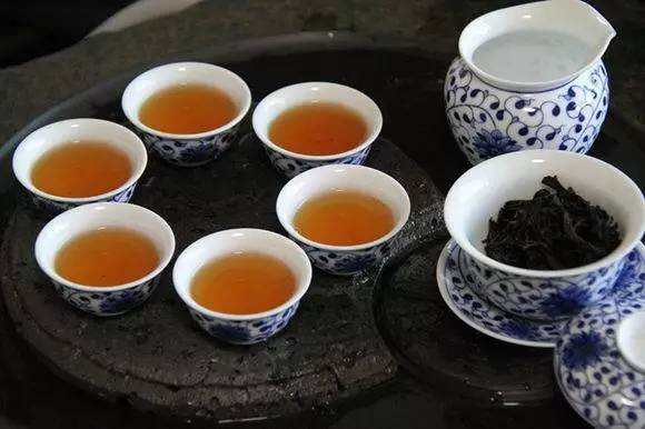 大红袍茶叶是红茶吗（大红袍茶的味道及特点介绍）