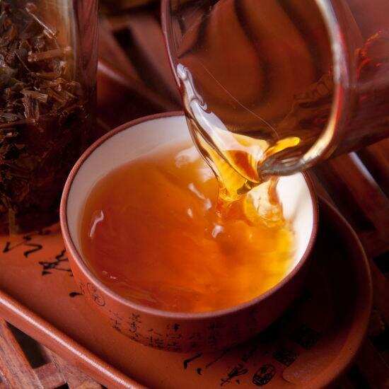秋冬季节，建议大家要少喝这3种茶叶，茶性偏寒，不宜多喝