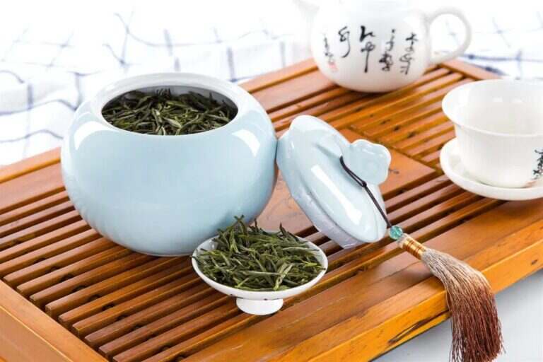 存放茶叶最好的容器（紫砂、陶瓷、铁罐锡罐存茶区别）