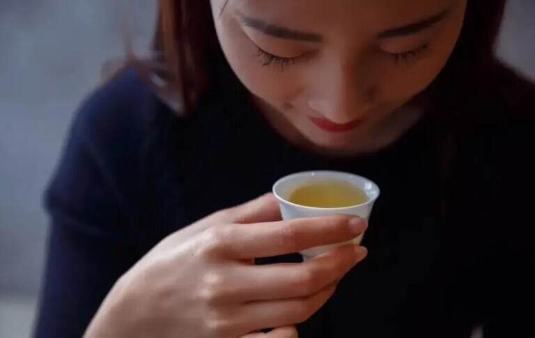 绿茶的香味分为哪几种？绿茶的6大香型及其代表茶