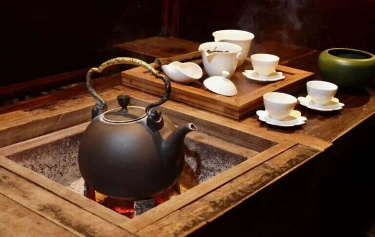 茶桌上必备茶具有哪些（茶叶与茶具搭配配装原则）