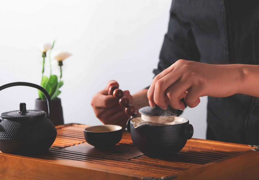 喝茶为什么能提升气质？还能美白？