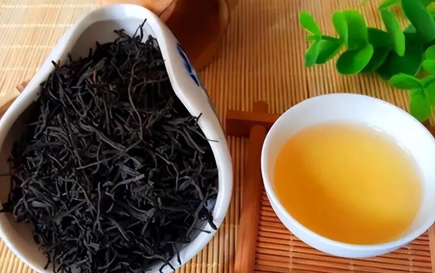 为什么懂茶的人冬天都喜欢喝红茶？红茶有哪些品种？
