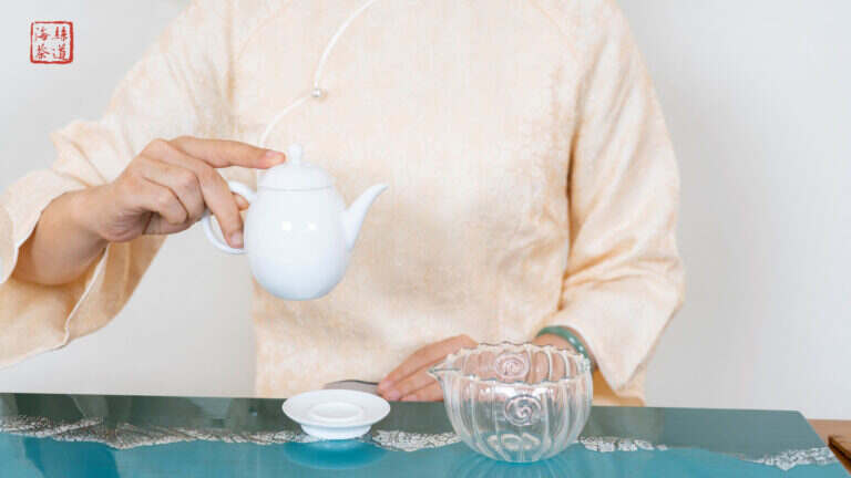 奶白茶是什么茶叶（奶白茶和白茶的区别）