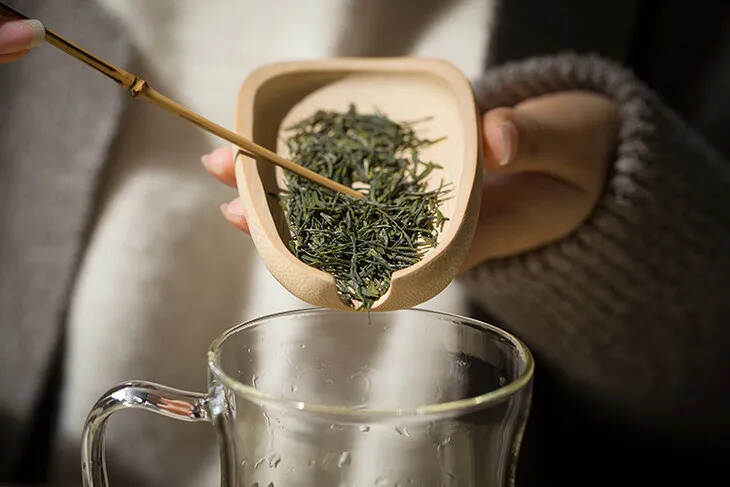 茶水可以代替水喝吗（每天喝茶对身体有什么危害）