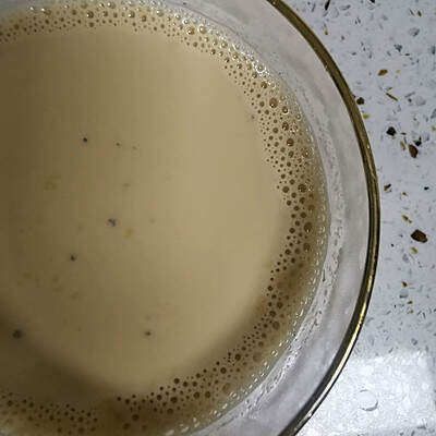 立顿红茶怎么做奶茶（自制红茶奶茶的做法和配方）