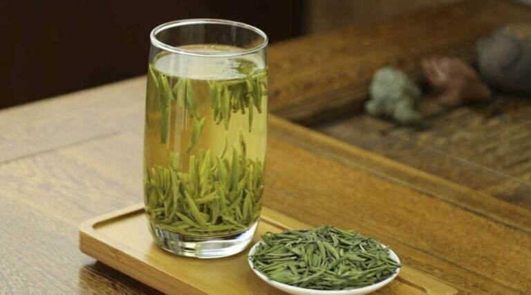 绿茶的工艺分为哪几种？炒青蒸青烘青晒青的区别