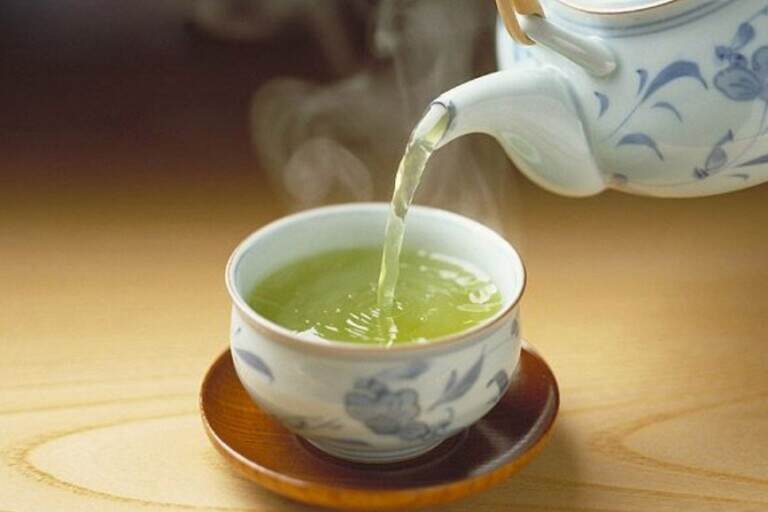 冬天喝红茶还是绿茶好？红茶和绿茶的的特点与区别