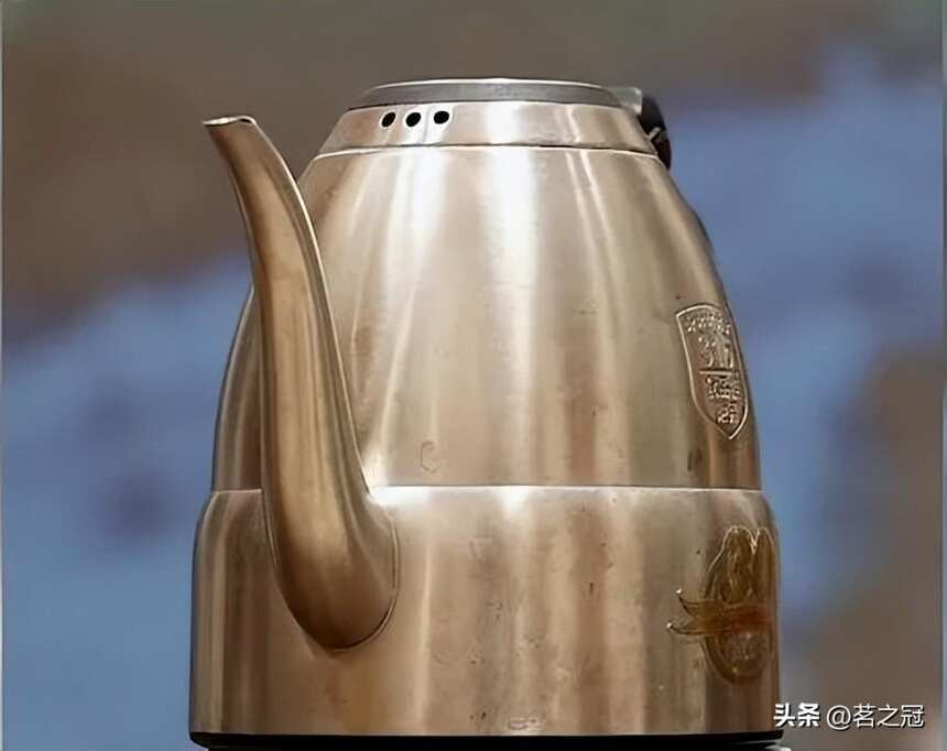 不同茶器大揭秘 | 用纯金壶煮水泡茶，到底尊贵在哪里？